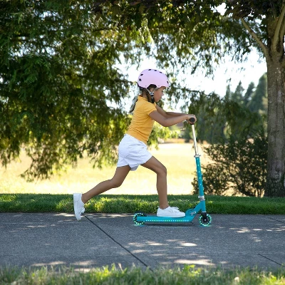 Jetson Jupiter Kids' Kick Scooter With LED Lights 4 Jetson Jupiter Kids' Kick Scooter With LED Lights - Image 4