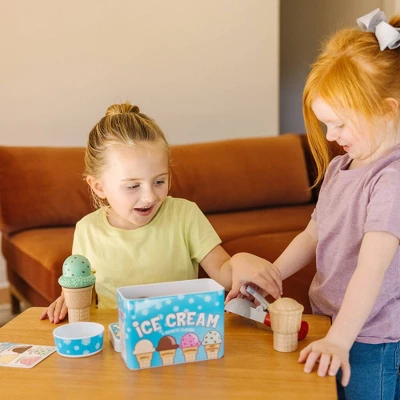 Melissa & Doug Scoop & Serve Ice Cream Set 4 Melissa & Doug Scoop & Serve Ice Cream Set - Image 4