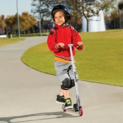 Razor A Kick Scooter -LITTLE TIKES Shop GUEST e259b70e a292 46d7 bd11 03d369bb1f80